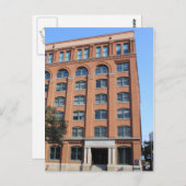 テキサス州ダラス市エルム通りにあるブックデポジトリー（6階建て博物館） ポストカード (正面/裏面)