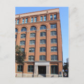 テキサス州ダラス市エルム通りにあるブックデポジトリー（6階建て博物館） ポストカード (正面)