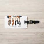 テキサス州レディースファッションカウボーイブーツハットオレンジの名前 ラゲッジタグ<br><div class="desc">オースティン素晴らしの女の子、テキサス州ロッキングカウボーイブーツ、帽子、かわいいスカートをフィーチャーこのファッションイラストレーションをチェック!このデザインは、テキサス州の精神をおもしろいで捉え、ひねりを加えスタイリッシュている。女の子はトレンディーを見てスタイルをユニーク出す。イラストレーションは完全に南部の魅力とファッションの融合を体現モダンする。テキサス州大学に通う素晴らし人のために荷札を作る!卒業祝いに行け。</div>