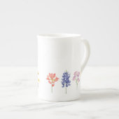 テキサス州ワイルドフラワーズ – インディアンペイントブラシ, Bluebonnet ボーンチャイナマグカップ (正面右)