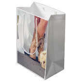 テキサス州新婦インブーツブライダルシャワー ミディアムペーパーバッグ (裏面アングル)