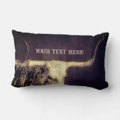 テキサス州Longhornの牛動揺してが茶色の文字を追加 ランバークッション (裏面)