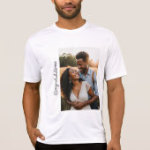 テキストと写真をカスタマイズしてエンゲージメント Tシャツ (正面)