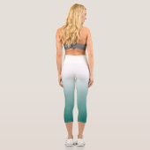 テキストまたは名前の追加ティール（緑がかった色）のモダンテンプレート カプリレギンス (裏面)