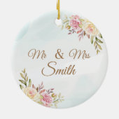 テキストカスタマイズ金ゴールドのクリスマス結婚した セラミックオーナメント (裏面)