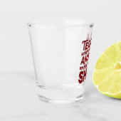 テキーラは答えではなく、その価値のあるショットであるかもしれない ショットグラス (左)