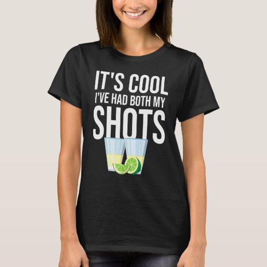テキーラを飲んでます Tシャツ (正面)
