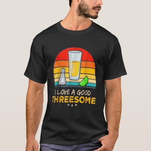 テキーラ私は良い3人酔いバルテンダンを飲むのが大好き Tシャツ (正面)