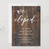 テクスチャードウッドの手書きの"We Eloped"タイポグラフィ 招待状 (正面)
