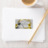 テクスチャ上のグレーと黄色のチューリップ ラベル (インサイチュ)