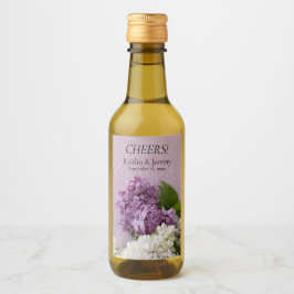 テクスチャ上の白と紫のライラック ワインラベル