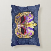 テクスチャ付きダークネイビー上の装飾的なベネチアンマスク アクセントクッション (正面(垂直))