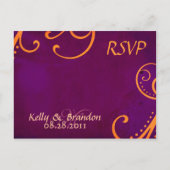 テクスチャ付きプラムとオレンジ色の渦巻き旋回RSVPはがき インビテーションポストカード (正面)