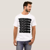 テクノボールドタイポグラフィーロゴデザイン Tシャツ (正面フル)