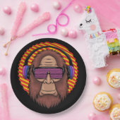 テクノ眼鏡とヘッドホンを身に着けている大足 ペーパープレート (パーティー)