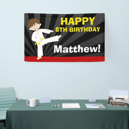 テコンドーの空手の黄色ベルトの男の子の誕生日 横断幕 (トレードショー)