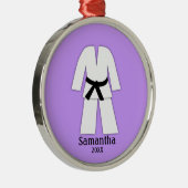テコンドーの空手の黒帯の紫色のパーソナライズ メタルオーナメント (右)