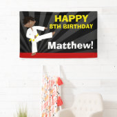 テコンドーアフリカ系アメリカ人の黄色いベルトの誕生日 横断幕 (インサイチュ)
