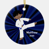 テコンドー空手ブルーベルトボーイパーソナライズされた セラミックオーナメント (正面)