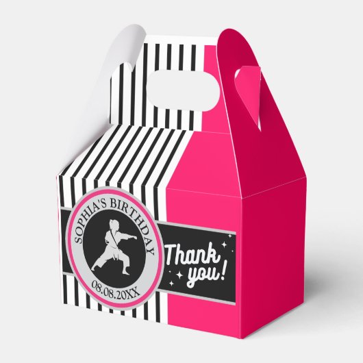 テコンドー誕生日パーティー、テコンドー女子プレーヤーFa フェイバーボックス (正面サイド)