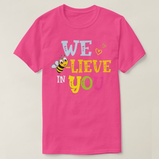 テストおもしろい日を信じロックするBeeテスト Tシャツ (デザイン正面)