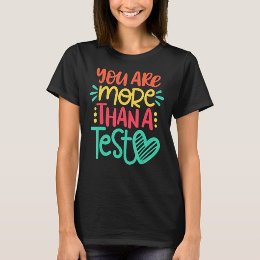 テストの日の先生テストのスコアより多い Tシャツ (正面)