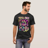 テストの日の先生テストのスコアTi以上である Tシャツ (正面フル)