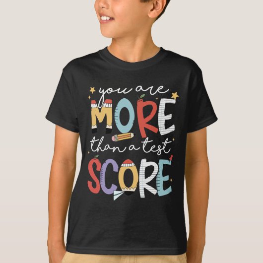 テストスコアのテスト日の段階テスト以上である Tシャツ (正面)
