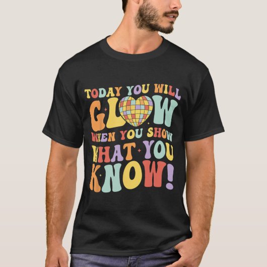 テストテストの日の先生の詳細を表示 Tシャツ (正面)