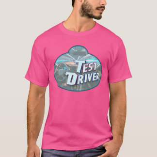 テストドライバーのネームタグにインスパイアされたアートワーク Tシャツ