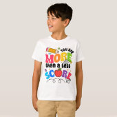 テスト日テストのスコアより多い Tシャツ (正面フル)