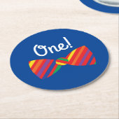 テディベアかわいい子どもの誕生日パーティー ラウンドペーパーコースター (アングル)