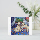 テディベアと一緒にベッドに横になるウェルシュテリア ポストカード (スタンド正面)