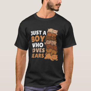テディベアやBでクマを愛する少年 Tシャツ