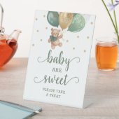 テディベアベビーは甘いトリートベビーシャワーを取る 台座サイン (インサイチュ)