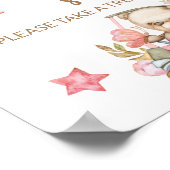 テディベアベビークマベビーは甘いごちそうを取る ポスター (角)