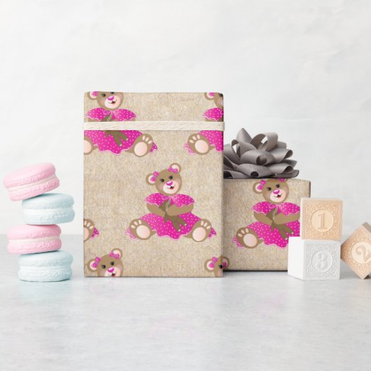 テディベアーガールホールディングベビーベアーピンクドレス ラッピングペーパー (ベビーシャワー)