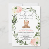 テディベアーピンクの緑のフローラ女の子の赤ちゃんシャワー 招待状 (正面)