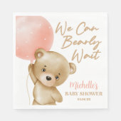 テディベアーピンク我々は赤ちゃんシャワーを待つことができる スタンダードランチョンナプキン (正面)