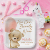 テディベアーピンク我々は赤ちゃんシャワーを待つことができる ペーパープレート (パーティー)