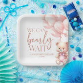 テディベアーピンク我々は赤ちゃんシャワーを待つことができる ペーパープレート (パーティー)