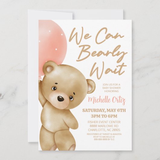 テディベアーピンク我々は赤ちゃんシャワーを待つことができる 招待状 (正面)