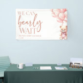テディベアーピンク我々は赤ちゃんシャワーを待つことができる 横断幕 (トレードショー)