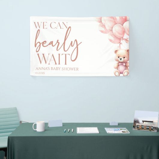 テディベアーピンク我々は赤ちゃんシャワーを待つことができる 横断幕 (トレードショー)