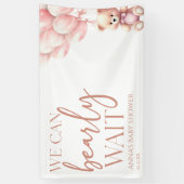 テディベアーピンク我々は赤ちゃんシャワーを待つことができる 横断幕 (縦)