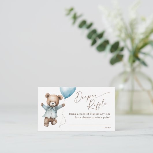 テディベアーボーイズ赤ちゃんシャワーおむつラッフル エンクロージャーカード (スタンド正面)