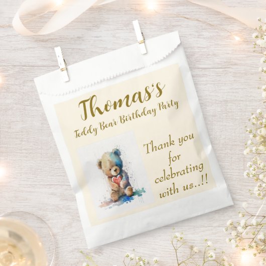 テディベア誕生日パーティー フェイバーバッグ (クリップ留めされた状態)