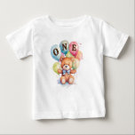 テディベア1水彩第1誕生日 ベビーTシャツ<br><div class="desc">この特別な色と水の色で世界にあなたの小さなユニーク1つを歓迎テディベア青いリボンでベビー1歳の誕生日Tシャツのための1つ！ブルーのリボンを付けた私たちの水色テディベアベビー1st誕生日Tシャツのための1つは愛で設計されている。この親切なTシャツは、あなたのベビーを群衆の中で際立たせる。彼らに忘れられない特別スタイリッシュな日祝を贈る。この水色のテディベアと青いリボン今日のベビー1st誕生日Tシャツのための1つを取得し、何年もの間の瞬間をキャプチャし来て!</div>