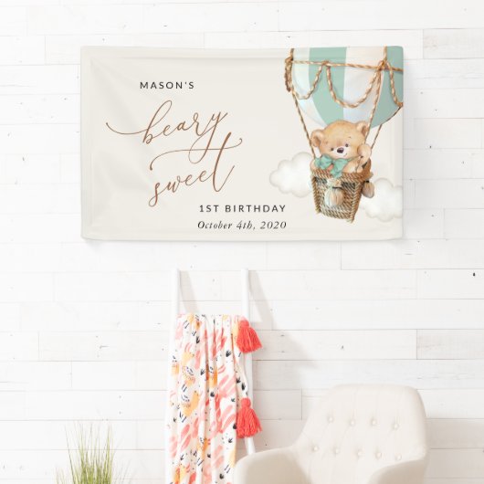 テディベア、グリーンバルーン、第1回誕生日歓迎 横断幕 (インサイチュ)