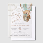 テディベア、グリーンホットエアバルーン、第1誕生日 ベラム紙招待状 (オフセット)